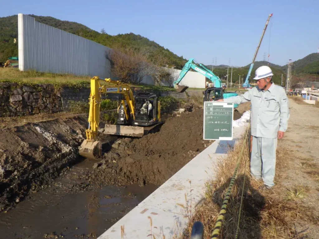 画像に alt 属性が指定されていません。ファイル名: 1-1.%E6%B2%B3%E5%BA%8A%E6%8E%98%E5%89%8A%EF%BC%88%E5%BC%B5%E3%82%8ACon%E8%B7%A1%E4%B8%8B%E9%83%A8%E3%81%AB%E3%81%8A%E3%81%91%E3%82%8B%E6%97%A2%E5%AD%98%E9%96%93%E7%9F%A5%E7%9F%B3%E3%81%AE%E7%AB%8B%E4%BC%9A%E7%A2%BA%E8%AA%8D%E3%81%A8%E3%82%82%EF%BC%89-1024x768.webp